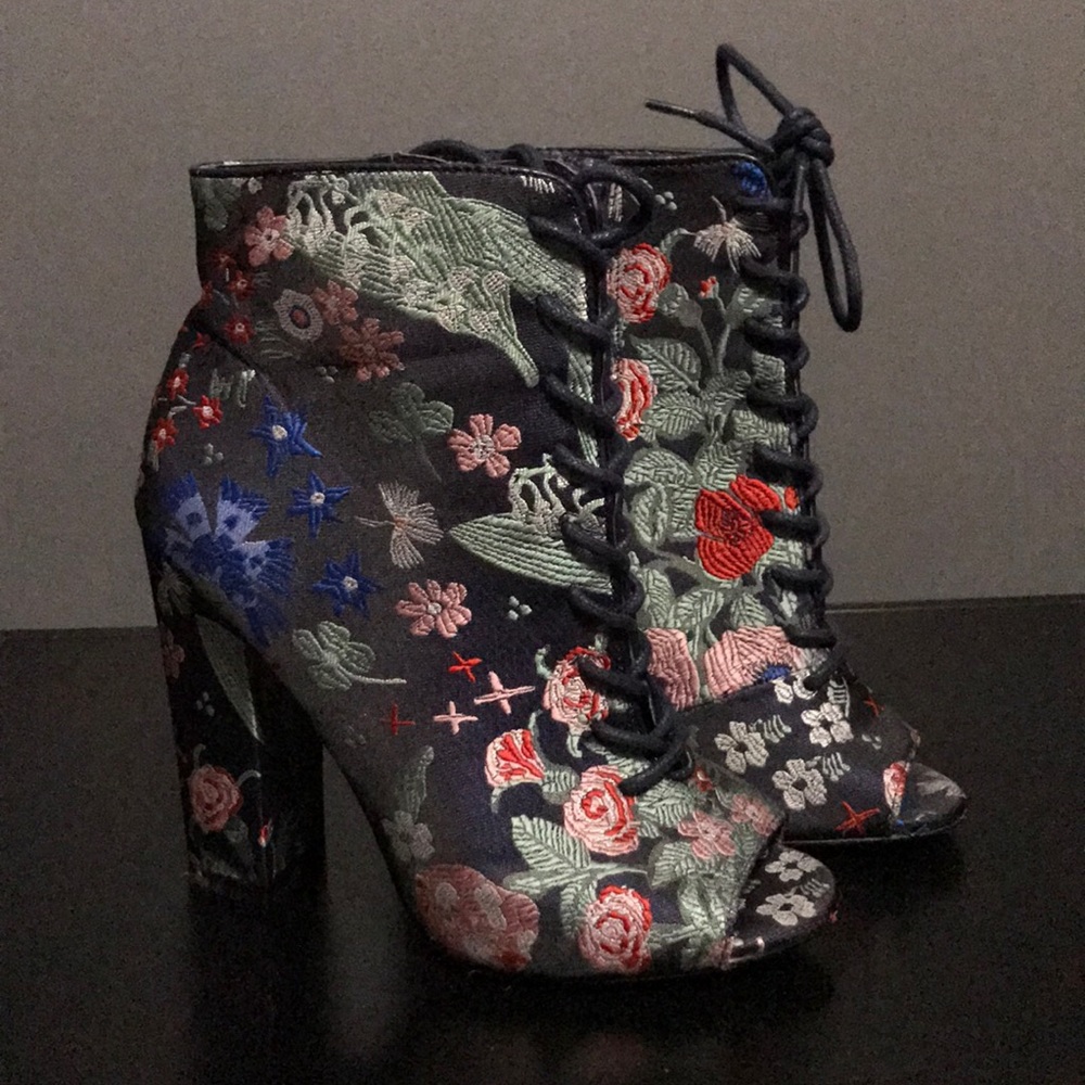 Navy blue floral Steve Madden’s